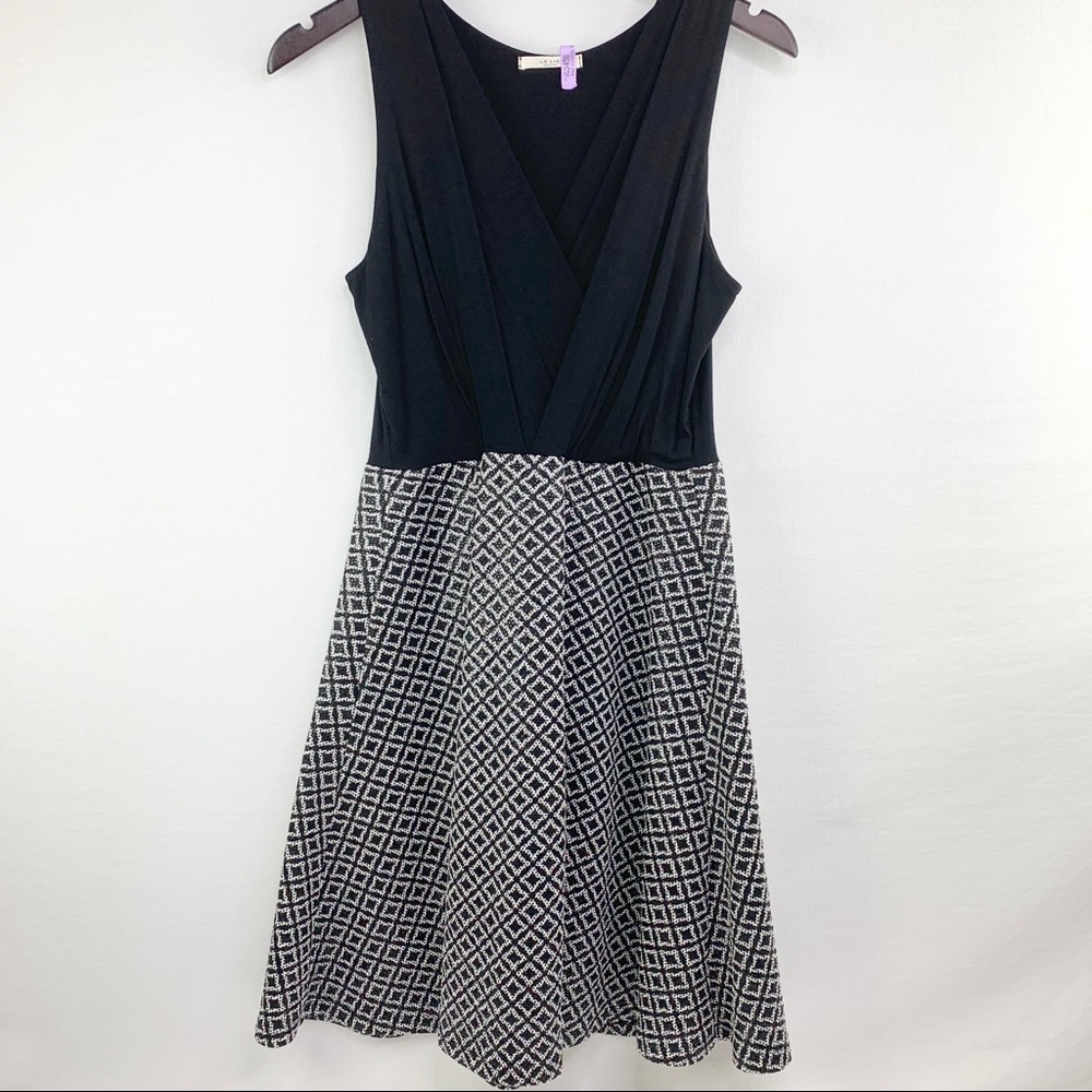 LE LIS Black & White Dress Size Medium